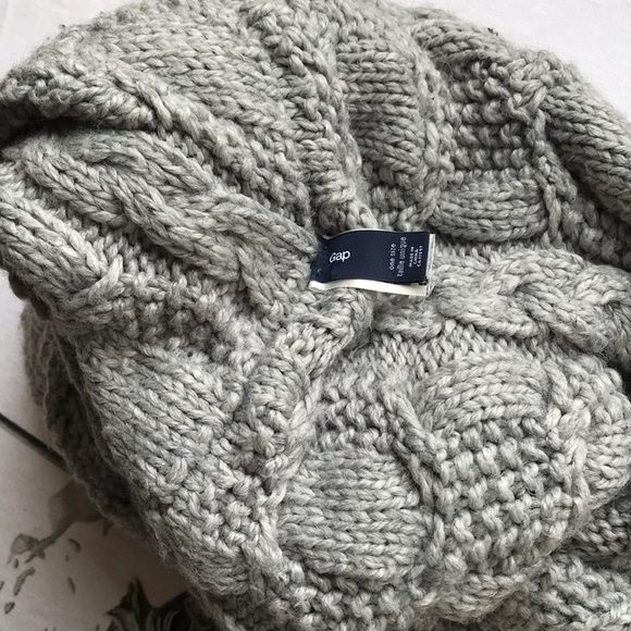 Gap Scarf - Picture 2 of 3